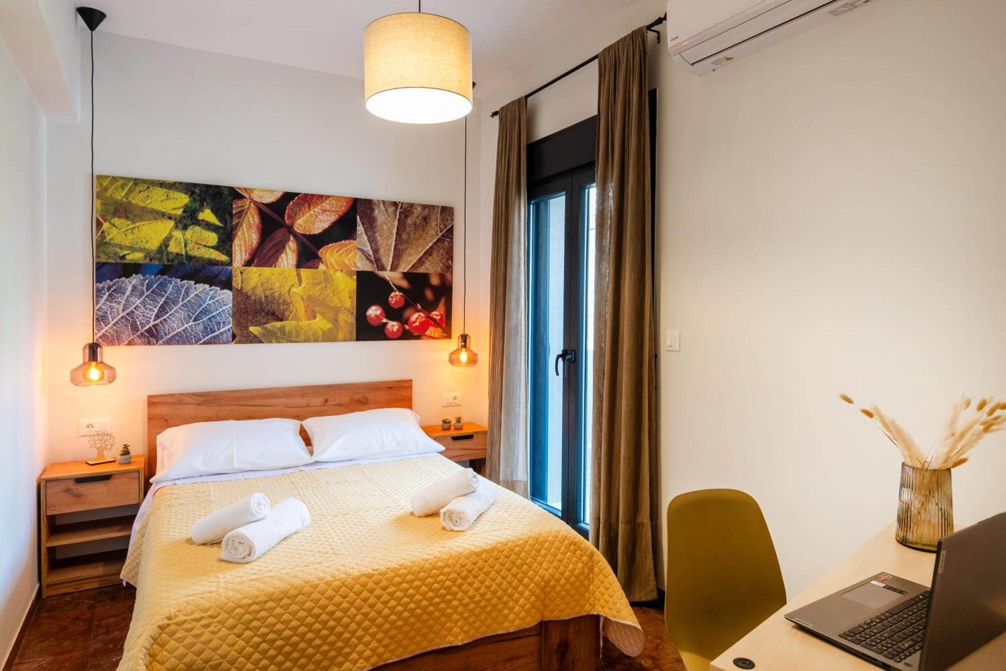 Golden Seashell Apartment *